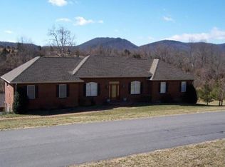 511 Fairview Dr, Daleville, VA 24083