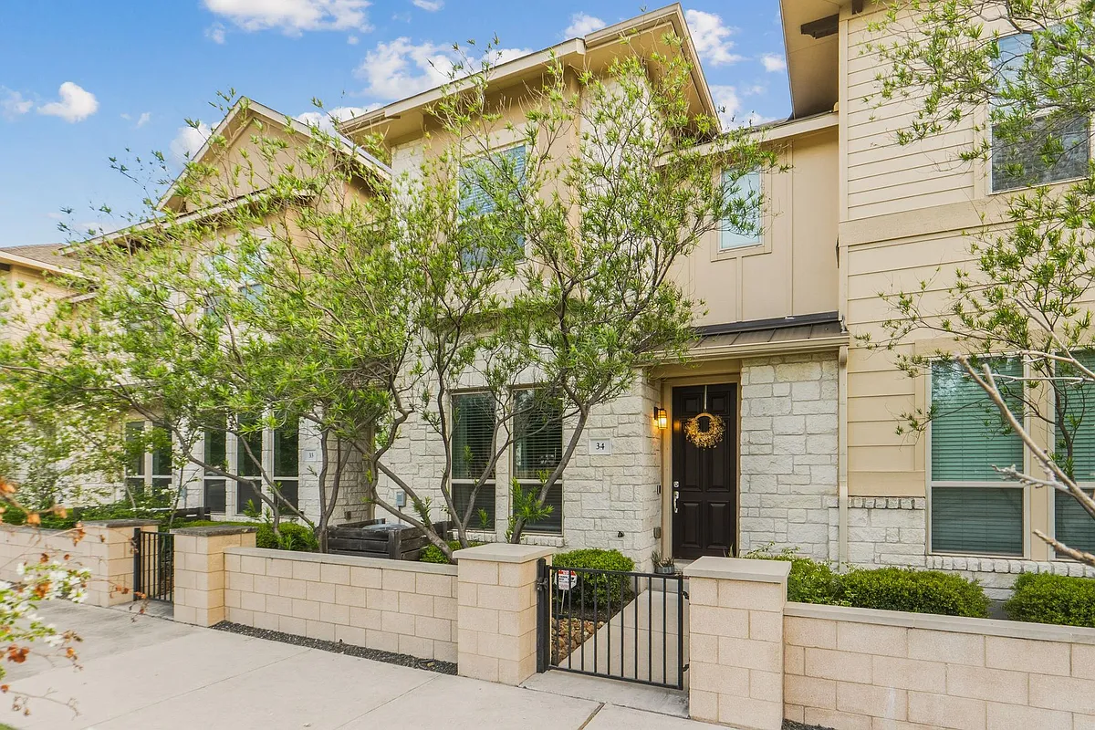 Building Photo - 6814 E Riverside Dr #34