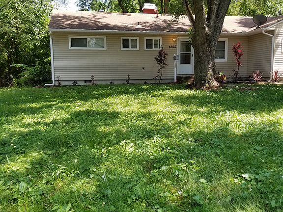 3rd image of 7205 E 107th Ter