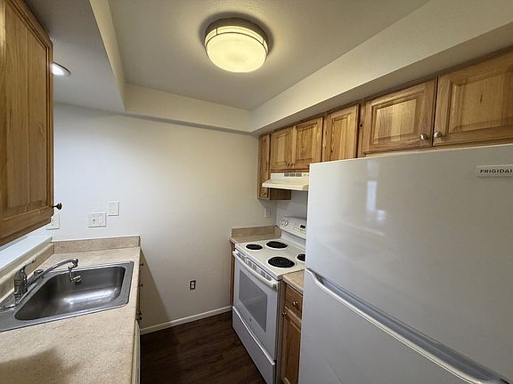 3rd image of 3414 S Grand Blvd