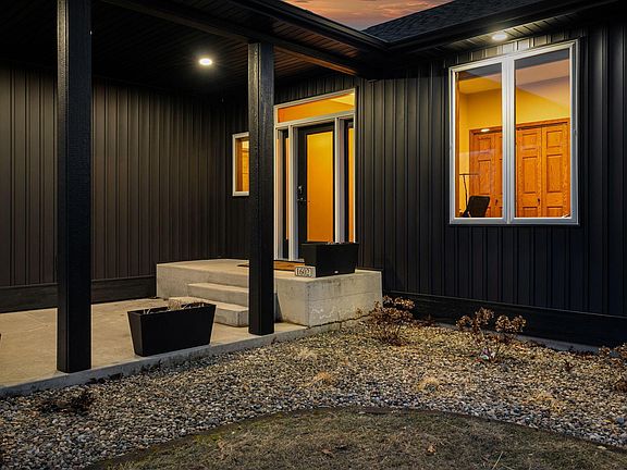 5th image of 1602 26th St SW