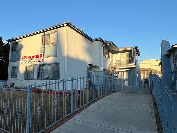 5th image of 3954 S Normandie Ave #4