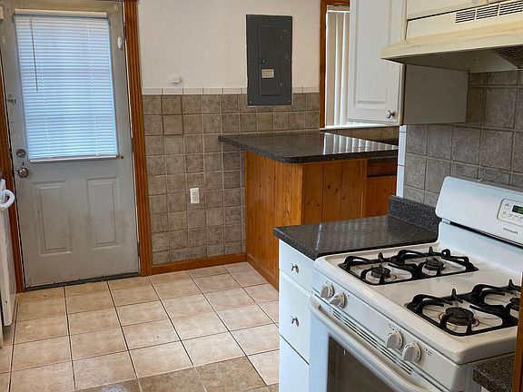 5th image of 23151 Lauren Ave