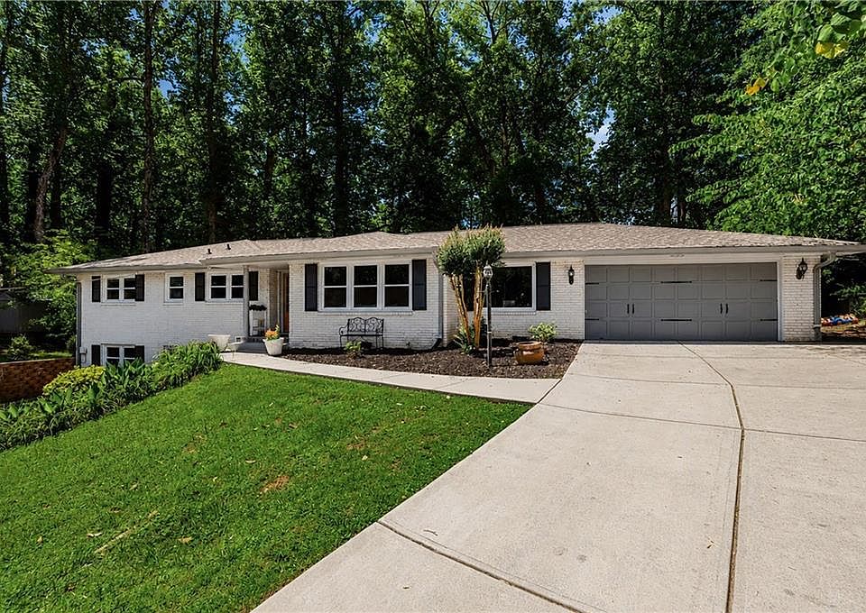 1st image of 2825 Overlook Dr