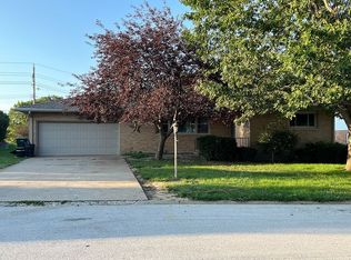 1037 Madonna Dr, Quincy, IL 62305