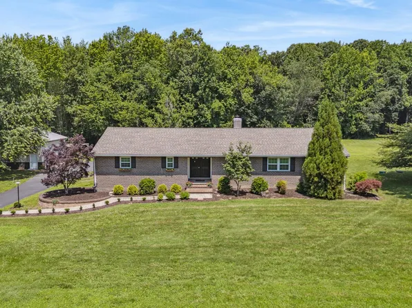 677 Old Porter Rd, Bear, DE 19701