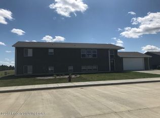 786 17th St E, Dickinson, ND 58601