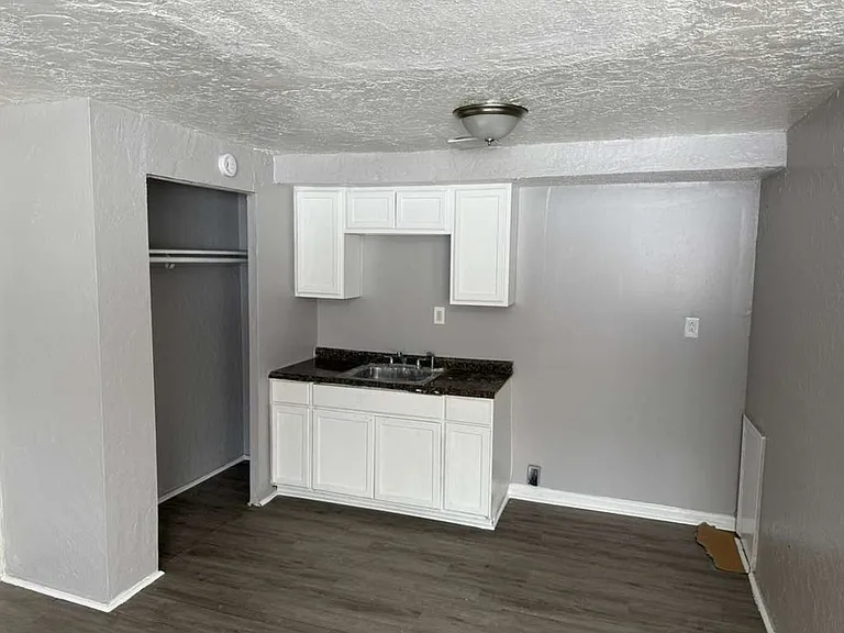 13420 Euclid Ave — Photo 3