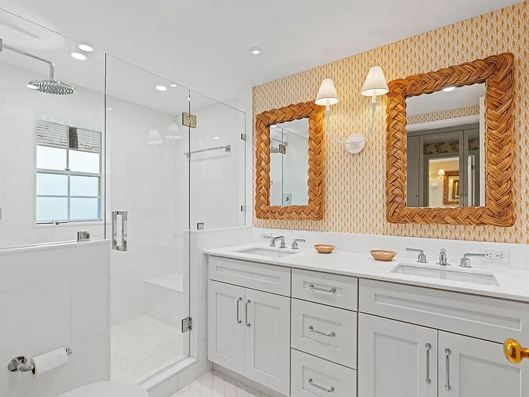 142 Peruvian Ave #1020 — Photo 13