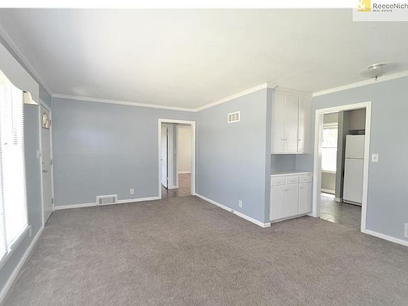 4th image of 615 W 84th St