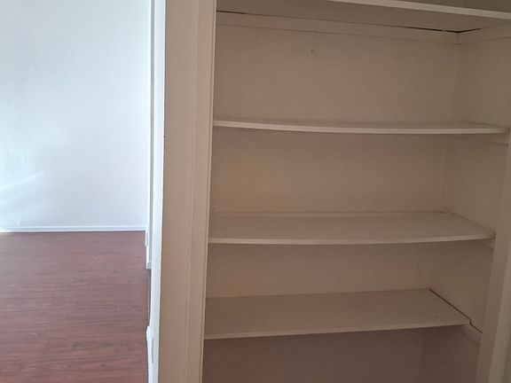 4th image of 912 Glennwood Ave NE APT 2