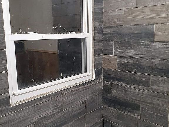 2nd image of 109 N Huron Ave