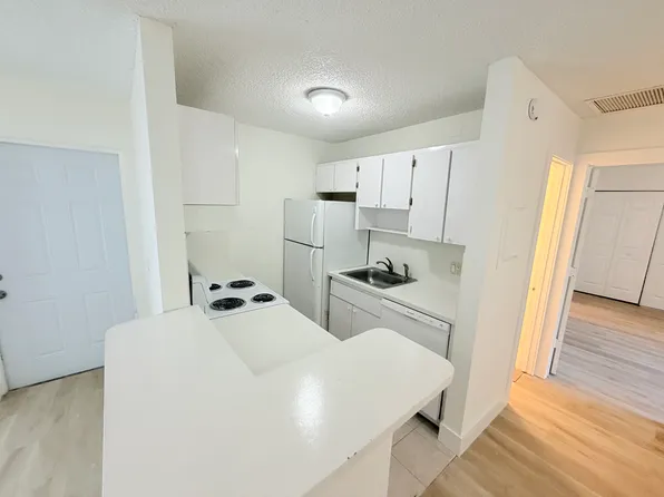 34 Crossings Cir, Boynton Beach, FL