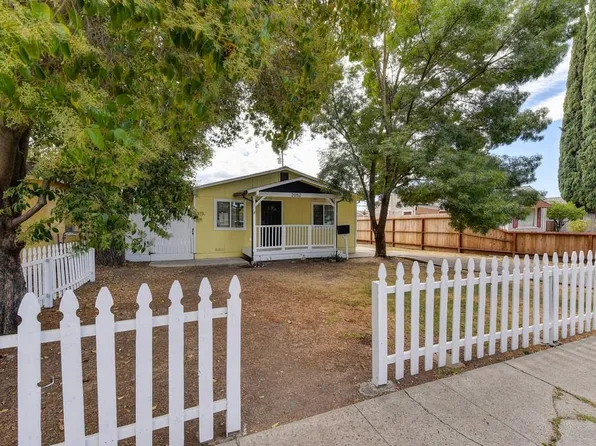 2052 W Elmwood Ave, Stockton, CA 95204