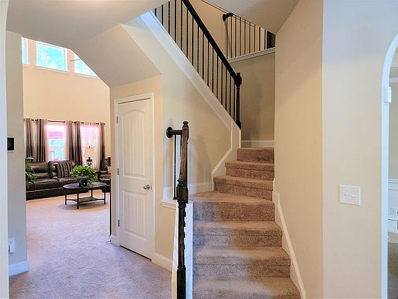 4th image of 2111 Ginger Lake Dr NE
