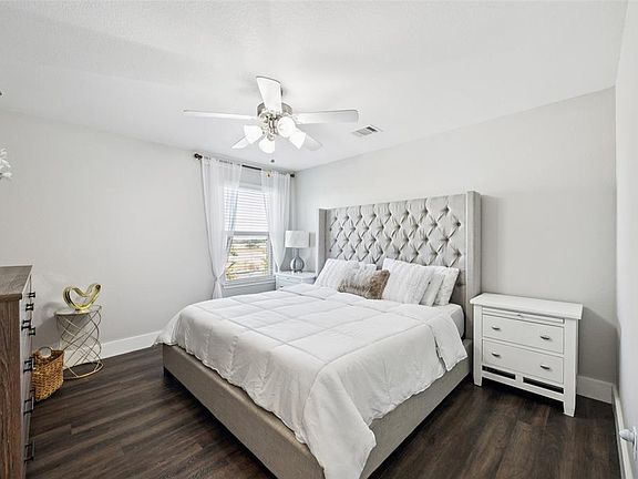 3rd image of 796 Platinum Dr #796