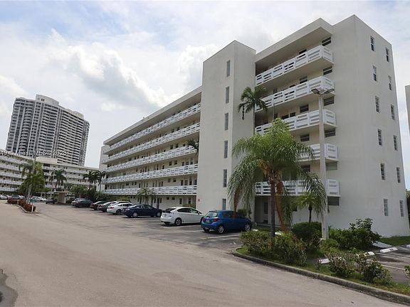 3rd image of 3020 Marcos Dr APT S405