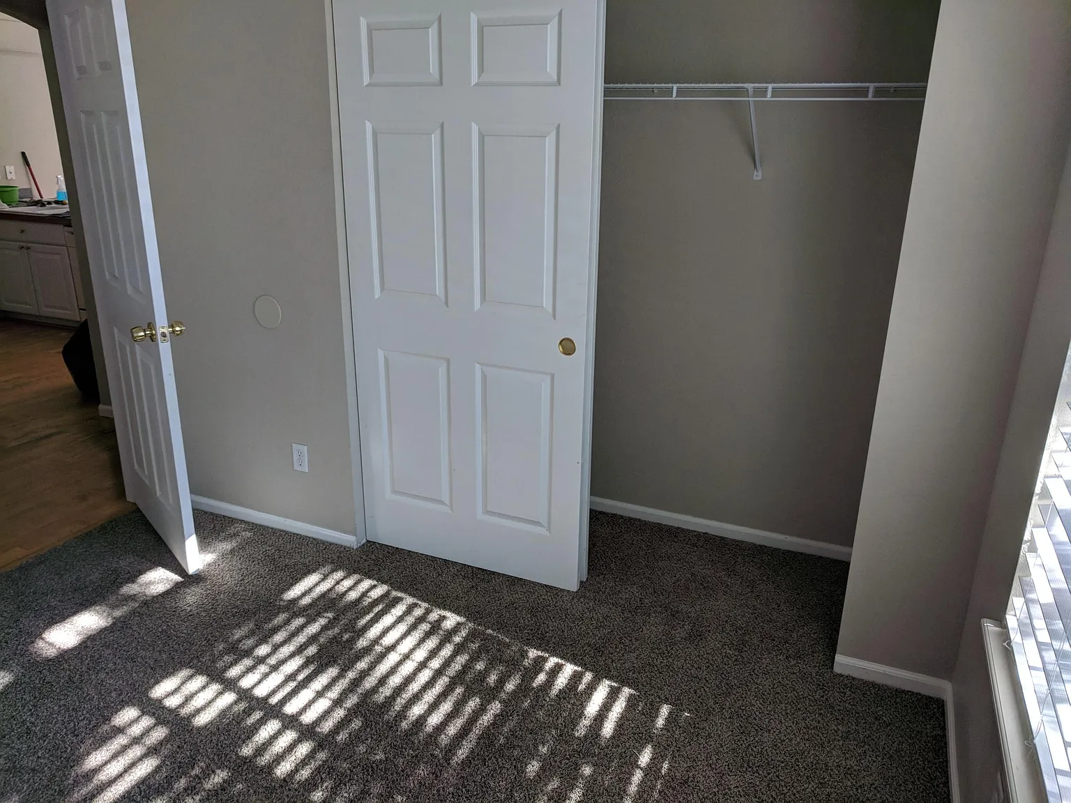 3 bed, 1.5 bath, 1134 sqft, $2,300 — Photo 3