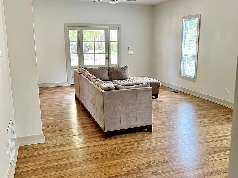 442 Elm Ave — Photo 3