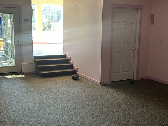 4th image of 170 N Main St
