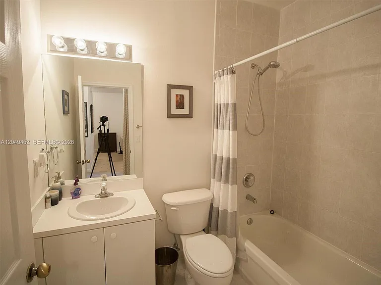 2728 NE 3rd Ct #206 — Photo 11