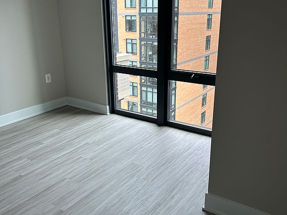 4th image of 1001 New Jersey Ave SE Unit 1141