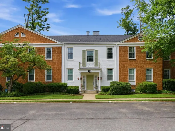 649 Azalea Dr APT 3, Rockville, MD 20850