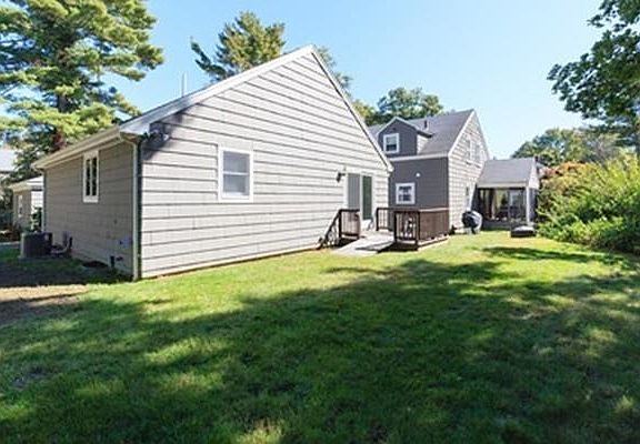 5th image of 212 Elm St