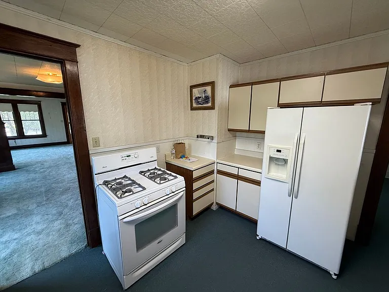 825 N Broadway Ave. — Photo 36