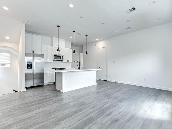 5th image of 6011 Beall St
