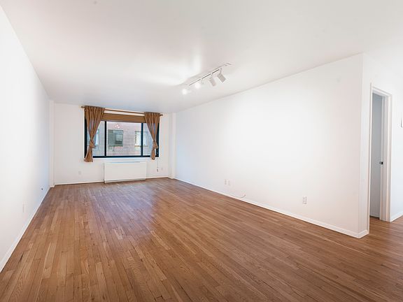 3rd image of 447 W 45th St #D6