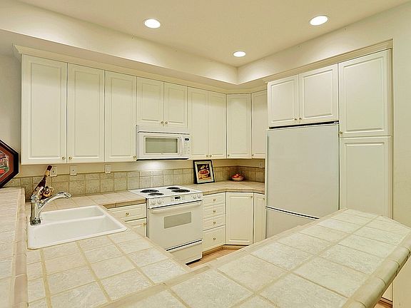 5th image of 1709 134th Ave SE APT 9