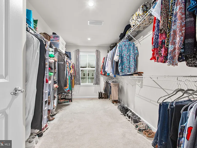 6427 Hawkeye Dr — Photo 37