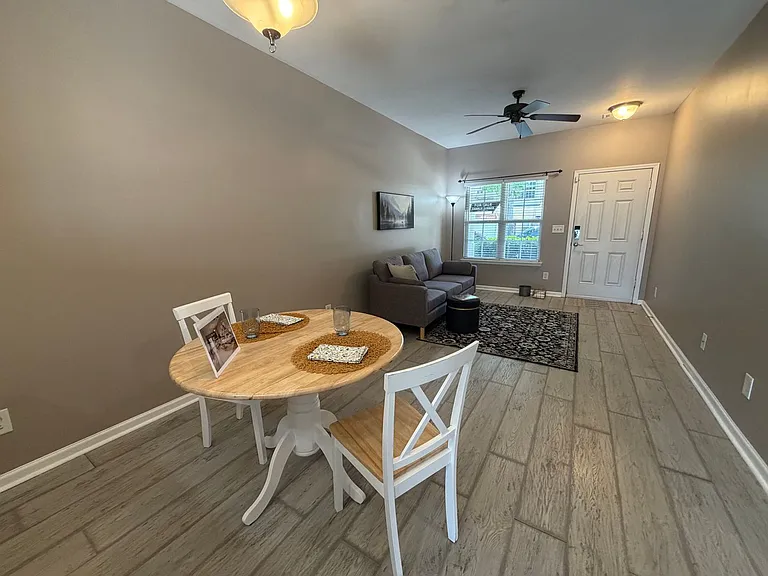 422 Delta Dr — Photo 9
