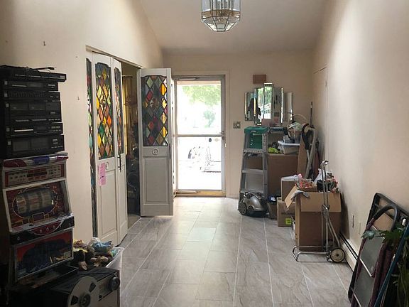 2nd image of 10 Berwyn Dr