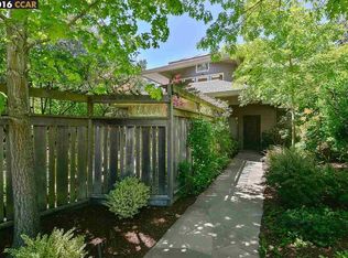 7 Santa Lucia Rd, Orinda, CA 94563