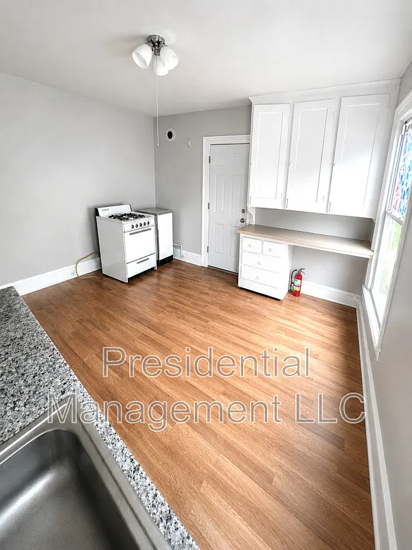 1 bed, 1.0 bath, $1,125 — Photo 3