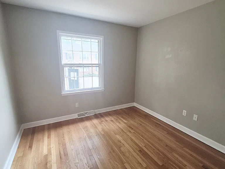 2404 Barracks Ct #1 — Photo 21