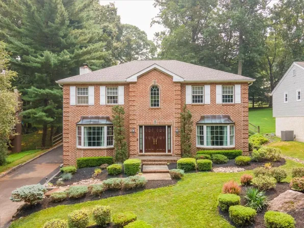 933 Manatawna Ave, Philadelphia, PA 19128