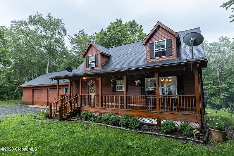 2nd image of 373 Moore Hill Road
