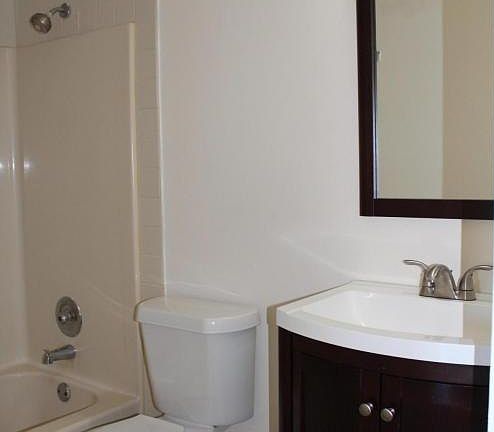3rd image of 1635 Woodbridge Lakes Cir