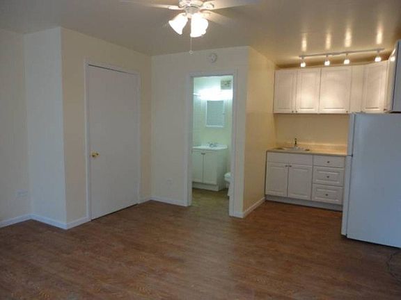 5th image of 5616 N Washtenaw Ave APT 107