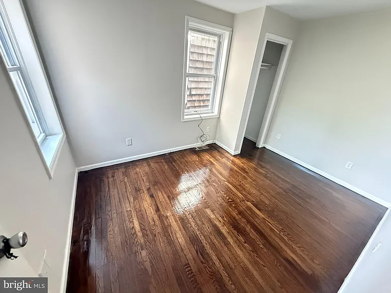 35 Emory Ave — Photo 6