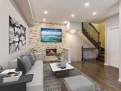 1st image of 2435 Greenwich Dr #52