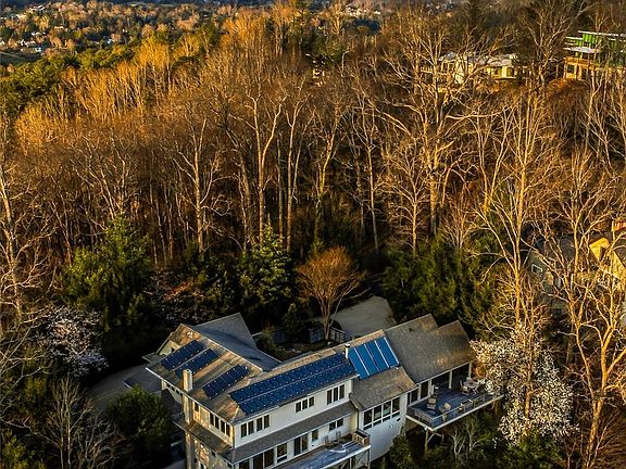5th image of 102 Horizon Hill Rd