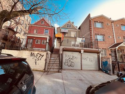 62 Buchanan Pl, Bronx, NY, 10453