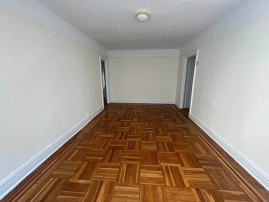 4th image of 49 Seaman Ave #1L