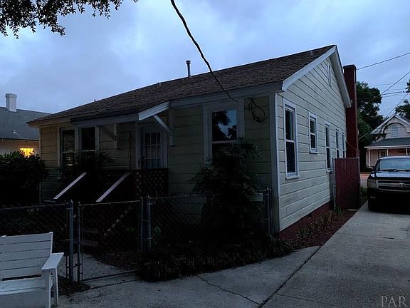 3rd image of 1419 E Cervantes St
