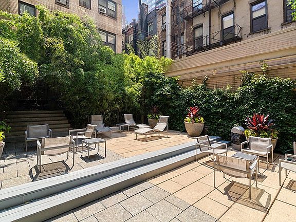 3rd image of 300 E 55th St APT 4B