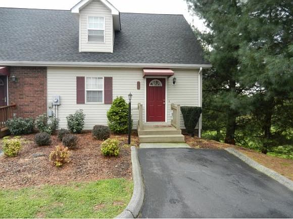 1st image of 602 Hallbrook Dr